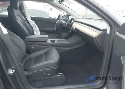 2022 Tesla Model Y z USA, uszkodzony, nr VIN 7SAYGDEE5NF402294